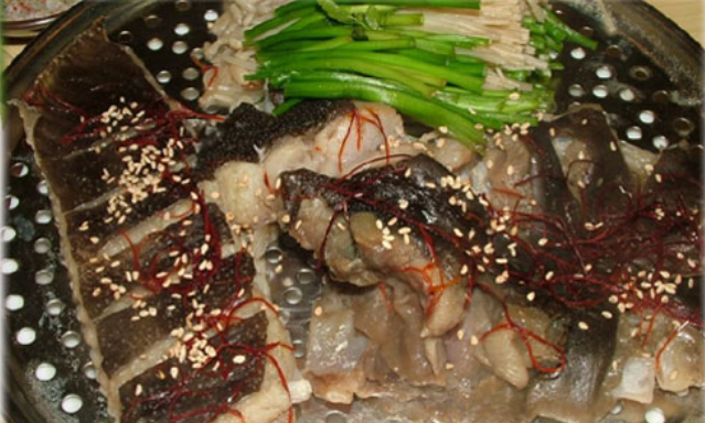 국산홍어(국내산홍어)(참홍어)(찜용) 1.7kg  홍어찜 홍어탕