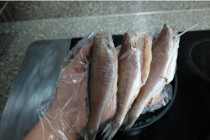 두절참조기(두절조기) 1kg (25-30마리내외)  건조참조기 목포조기 조기굴비 손질조기 순살조기 순살참조기 건조조기 말린조기